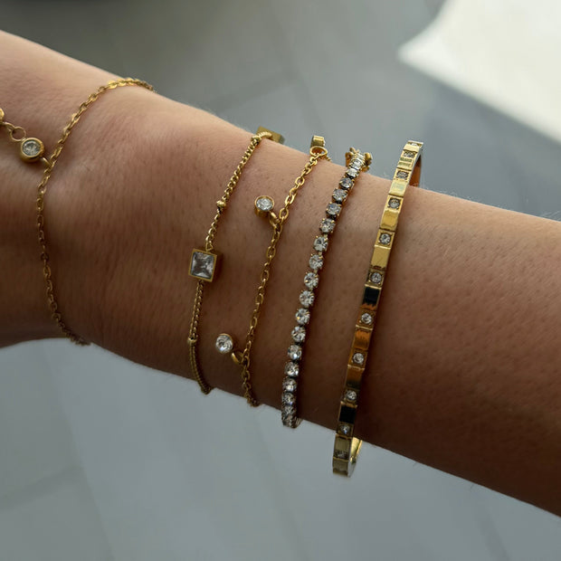 Dainty Crystal Drop Bracelet